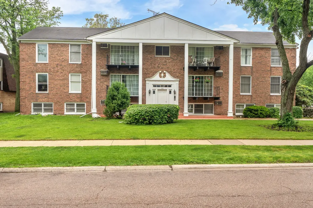 1740 Felten Road Aurora IL 60505