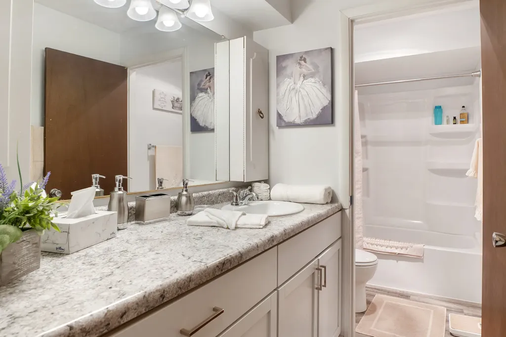1740 Felten Road Aurora IL 60505