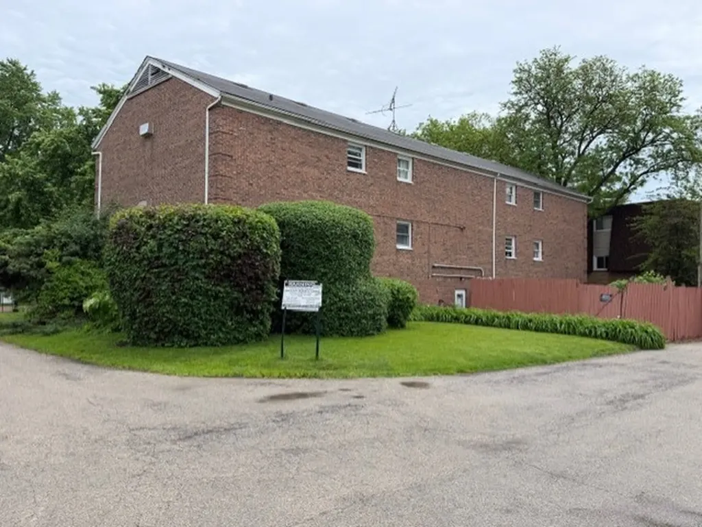 1740 Felten Road Aurora IL 60505