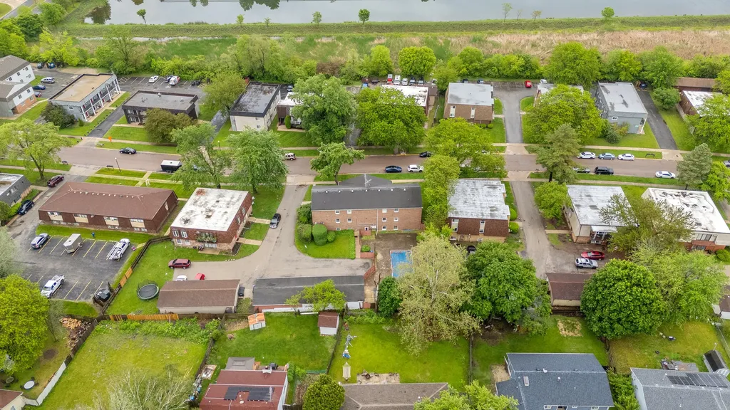 1740 Felten Road Aurora IL 60505