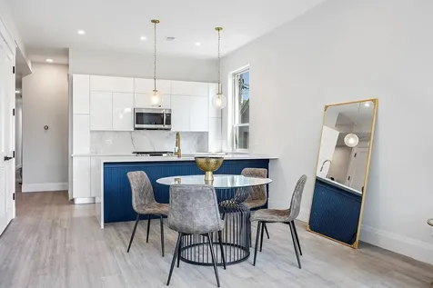 4931 North Kimball Avenue Chicago IL 60625