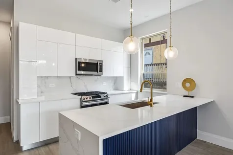 4931 North Kimball Avenue Chicago IL 60625