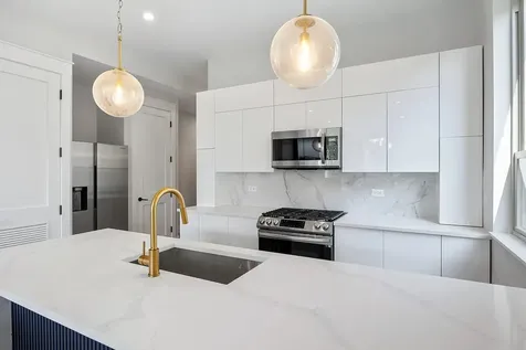 4931 North Kimball Avenue Chicago IL 60625