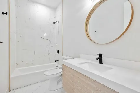 4931 North Kimball Avenue Chicago IL 60625