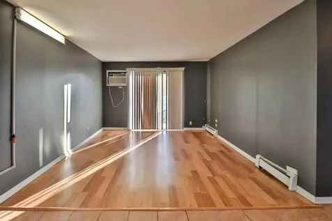 1085 Valley Lane Hoffman Estates IL 60169
