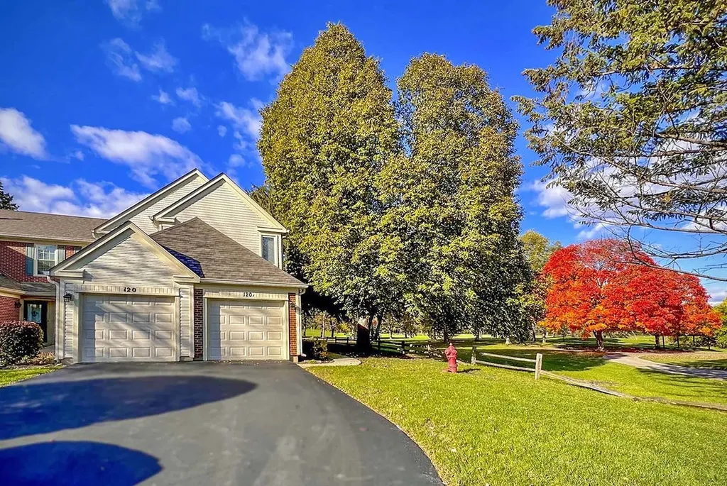 120 Inverness Court Elk Grove Village IL 60007