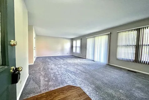 120 Inverness Court Elk Grove Village IL 60007