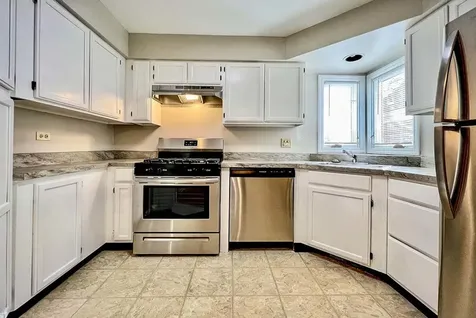 120 Inverness Court Elk Grove Village IL 60007