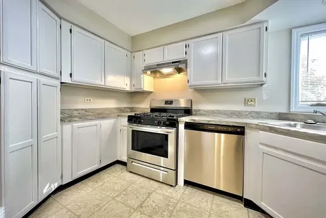 120 Inverness Court Elk Grove Village IL 60007