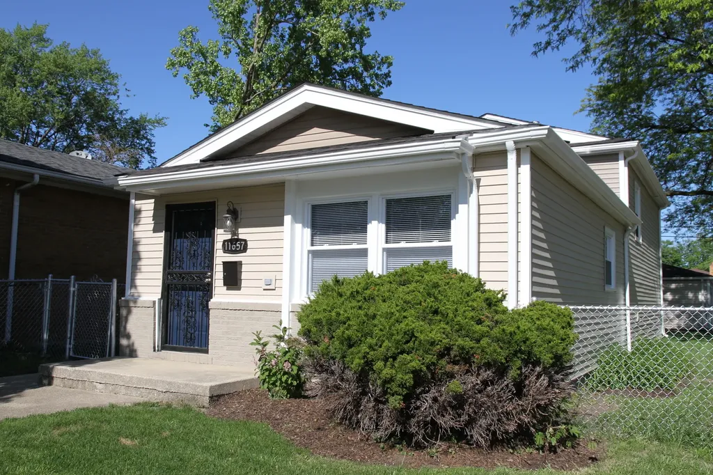 11657 South Racine Avenue Chicago IL 60643