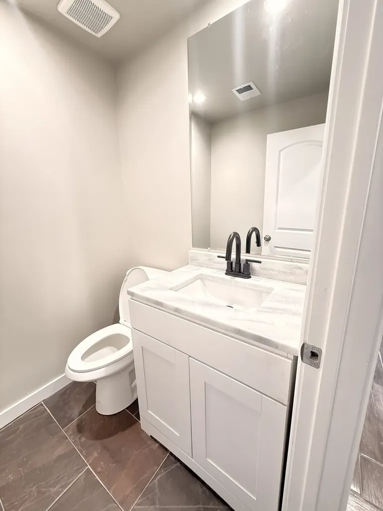 11657 South Racine Avenue Chicago IL 60643