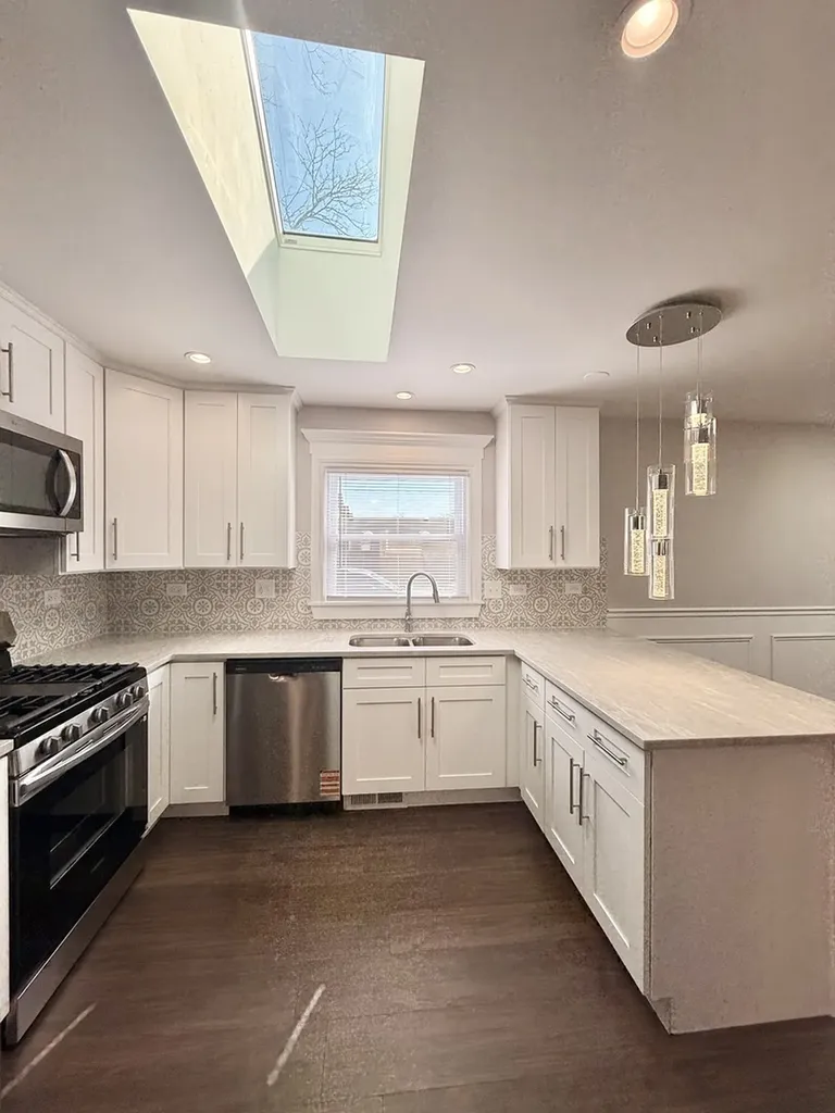 11657 South Racine Avenue Chicago IL 60643