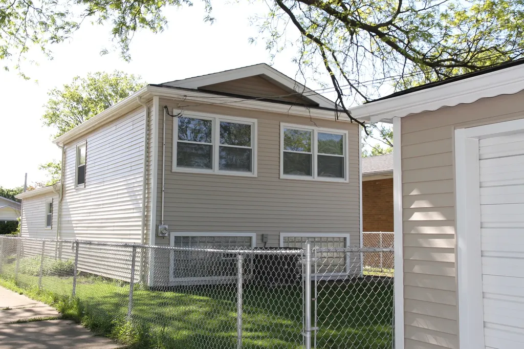 11657 South Racine Avenue Chicago IL 60643