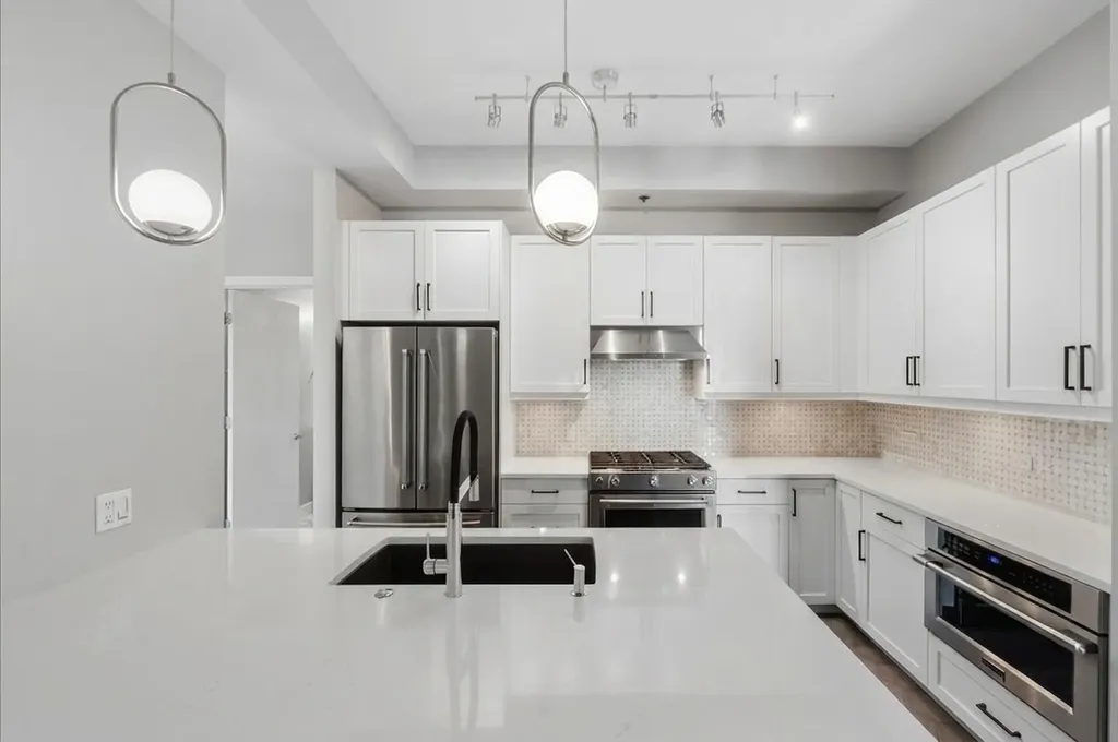 3140 North Sheffield Avenue Chicago IL 60657