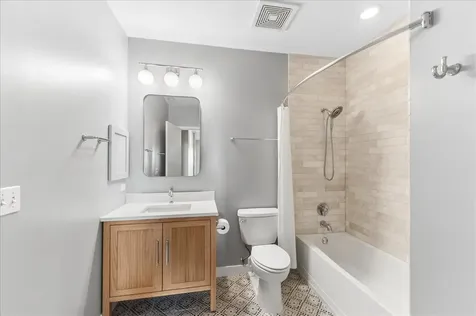 3140 North Sheffield Avenue Chicago IL 60657