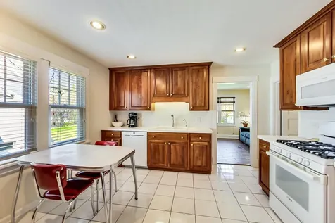 1223 Ridgewood Drive Highland Park IL 60035