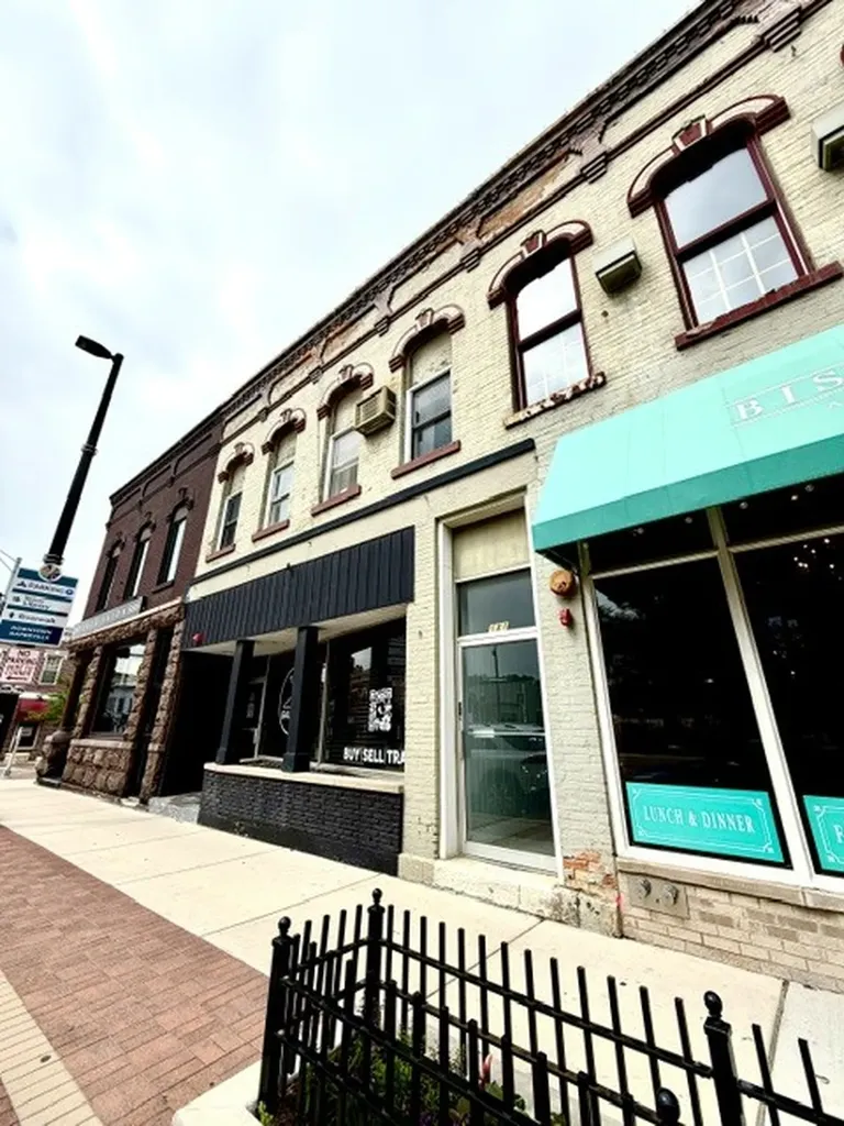 131 South Washington Street Naperville IL 60540