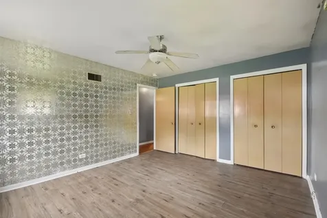 654 East Sibley Boulevard Dolton IL 60419
