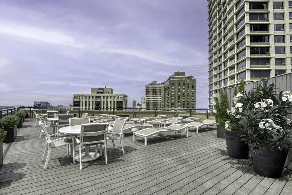 950 North Michigan Avenue Chicago IL 60611