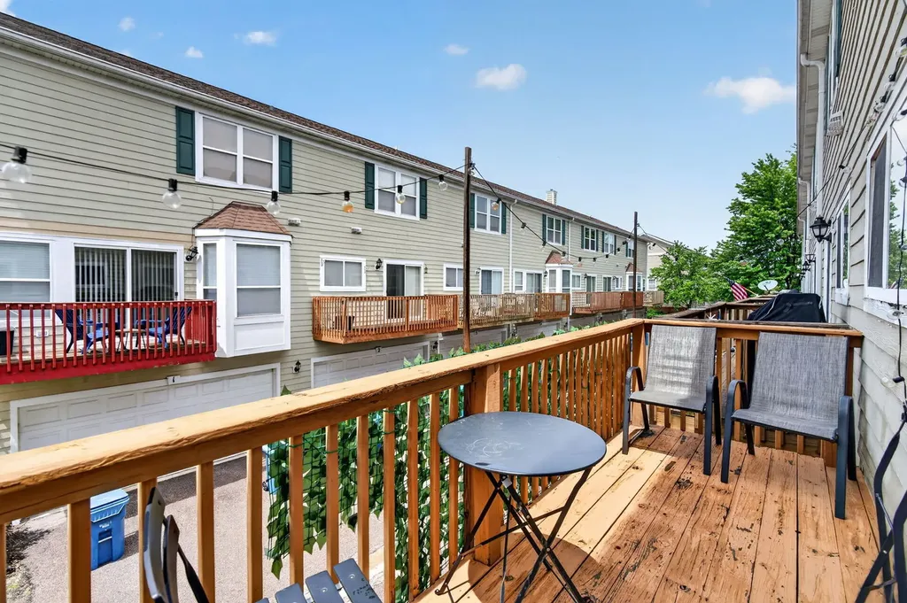 1105 Village Center Parkway Aurora IL 60506
