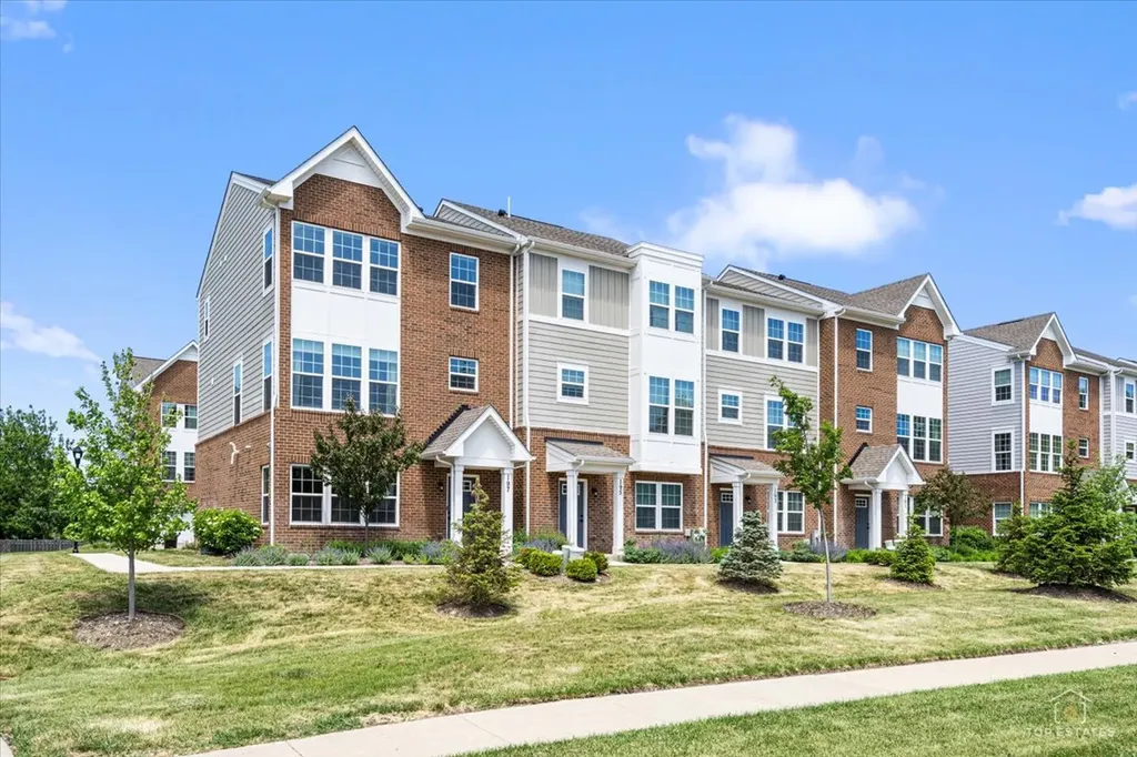 197 Canterbury Way Lake Zurich IL 60047