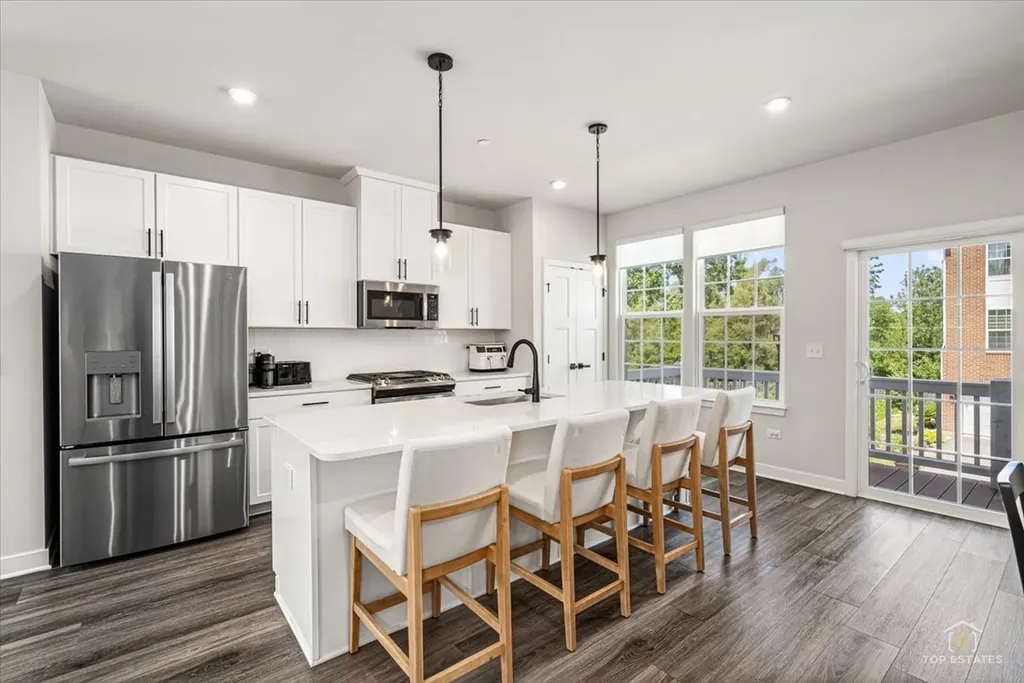 197 Canterbury Way Lake Zurich IL 60047