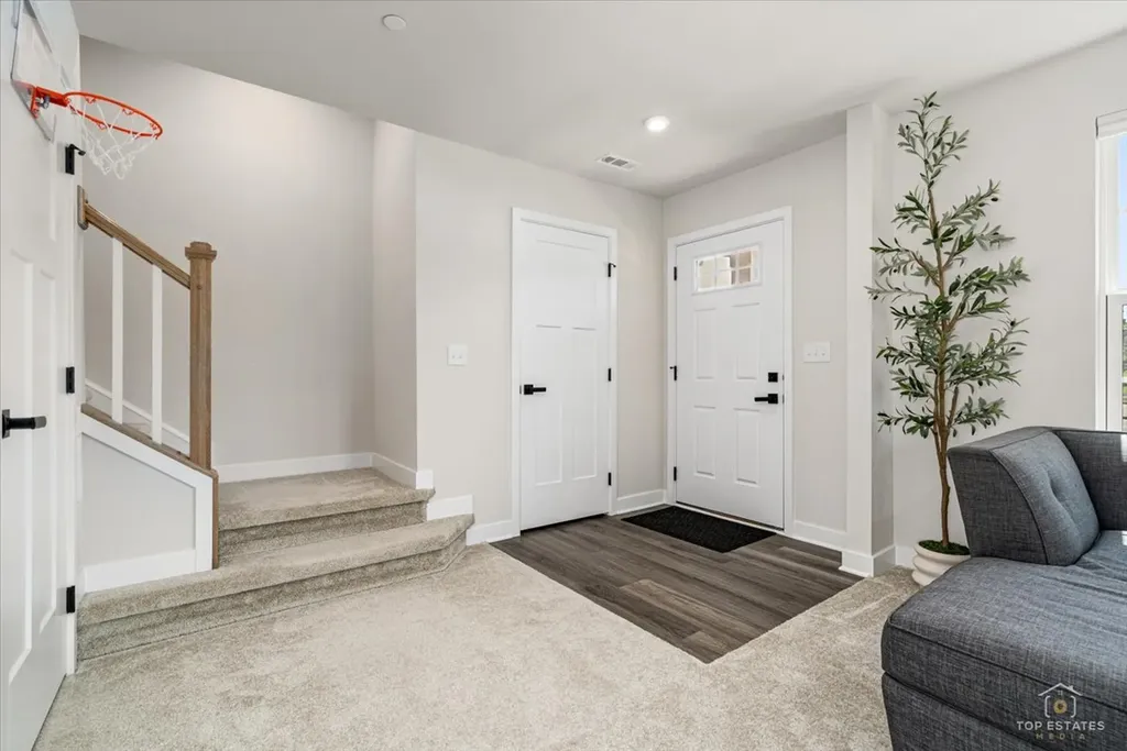 197 Canterbury Way Lake Zurich IL 60047
