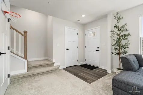 197 Canterbury Way Lake Zurich IL 60047