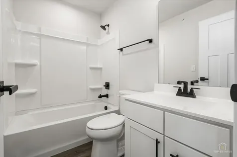 197 Canterbury Way Lake Zurich IL 60047