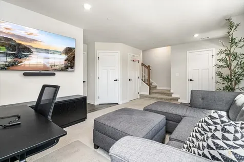 197 Canterbury Way Lake Zurich IL 60047