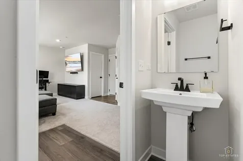 197 Canterbury Way Lake Zurich IL 60047