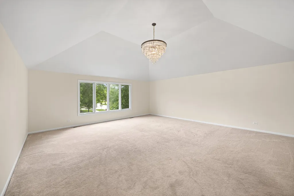 211 Millcreek Lane Naperville IL 60540