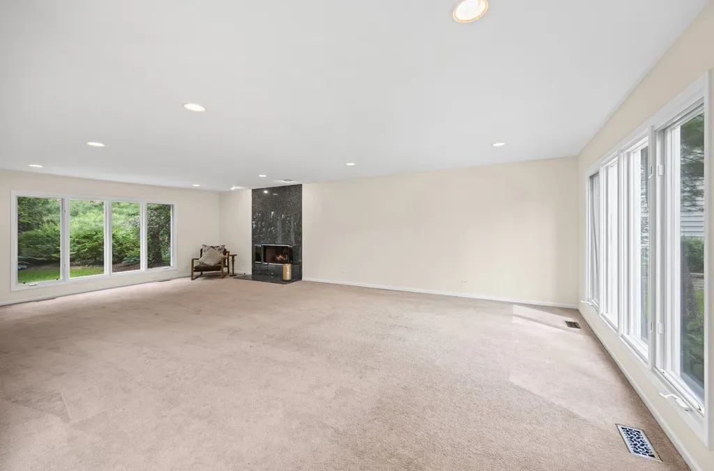 211 Millcreek Lane Naperville IL 60540