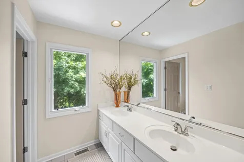 211 Millcreek Lane Naperville IL 60540