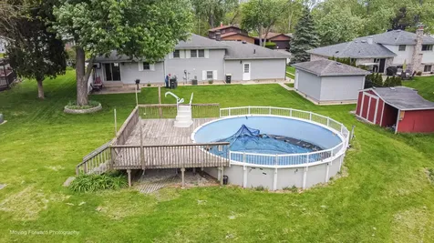 3267 Louise Court Lansing IL 60438
