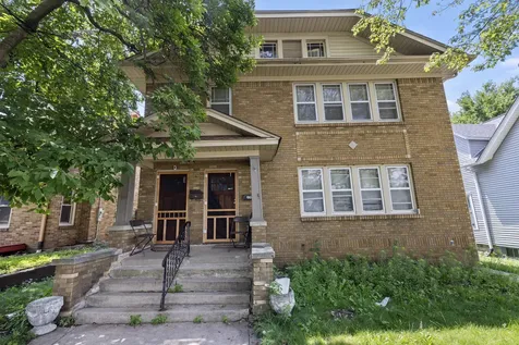 2215 13TH Avenue Rockford IL 61104