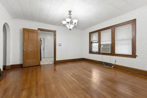 2215 13TH Avenue Rockford IL 61104