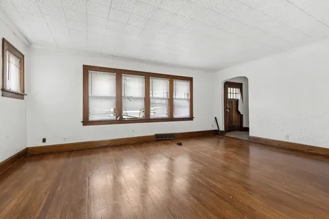 2215 13TH Avenue Rockford IL 61104
