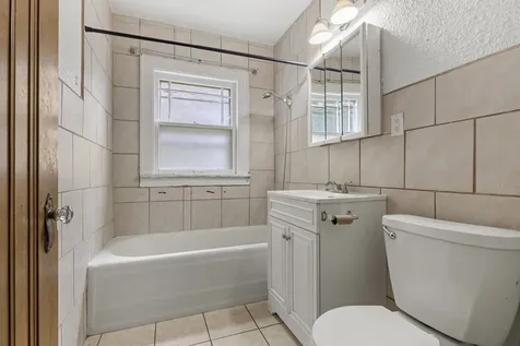 2215 13TH Avenue Rockford IL 61104