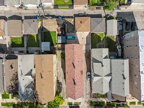 9637 South Avenue M Chicago IL 60617