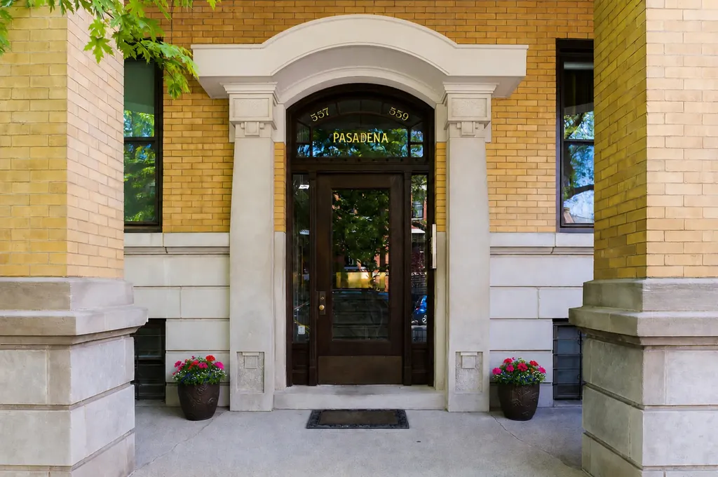 559 West Fullerton Parkway Chicago IL 60614