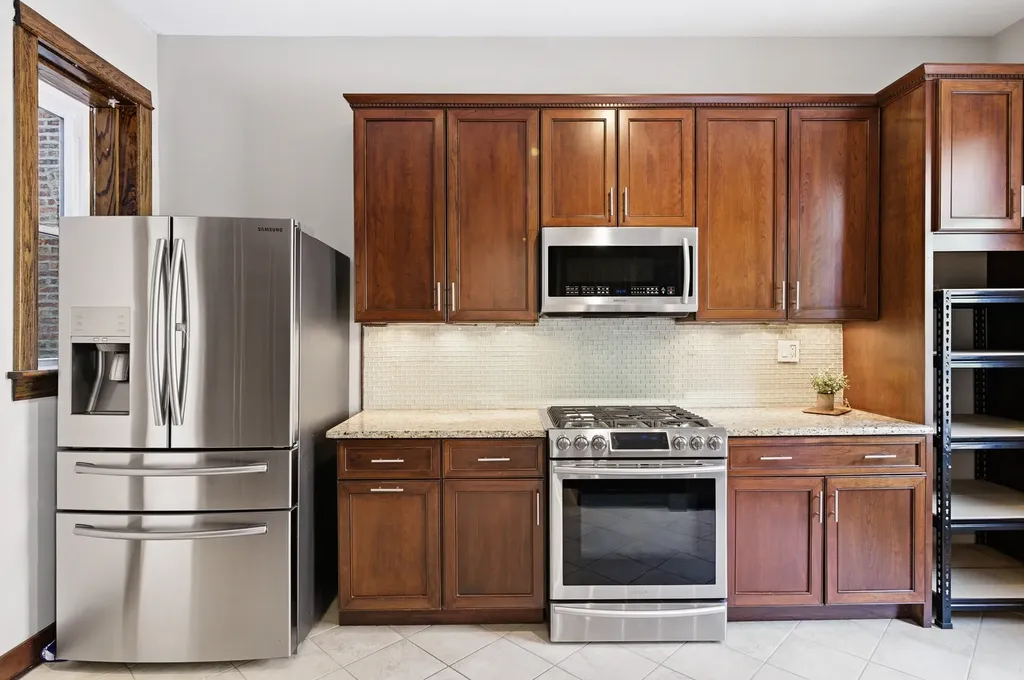 559 West Fullerton Parkway Chicago IL 60614