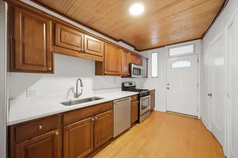 2739 West Lunt Avenue Chicago IL 60645
