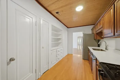 2739 West Lunt Avenue Chicago IL 60645