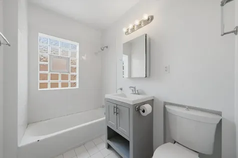 2739 West Lunt Avenue Chicago IL 60645