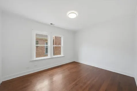 2739 West Lunt Avenue Chicago IL 60645