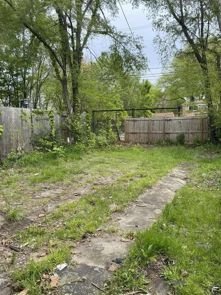 6905 South Woodlawn Avenue Chicago IL 60637