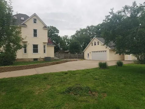 712 3RD St A Moline IL 61265