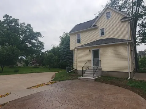 712 3RD St A Moline IL 61265