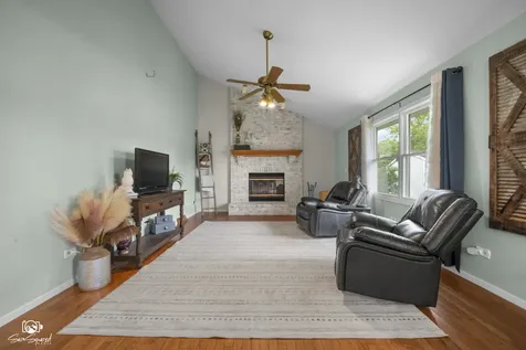 802 Andrea Drive Manhattan IL 60442